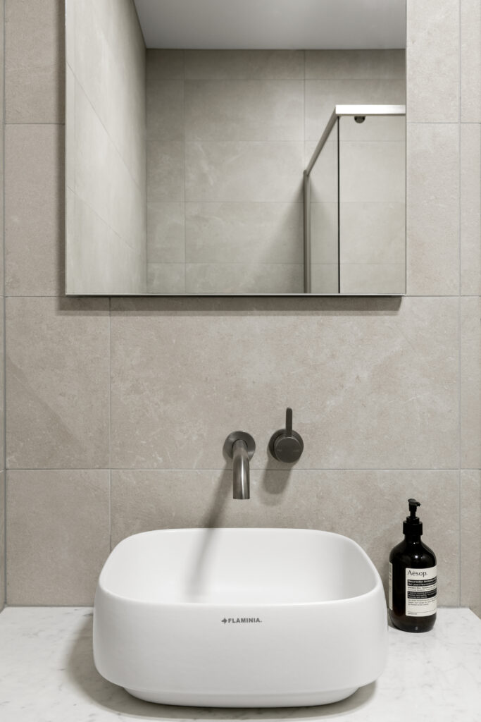 138 Roseberry Street AscotVale rectangular mirror above basin