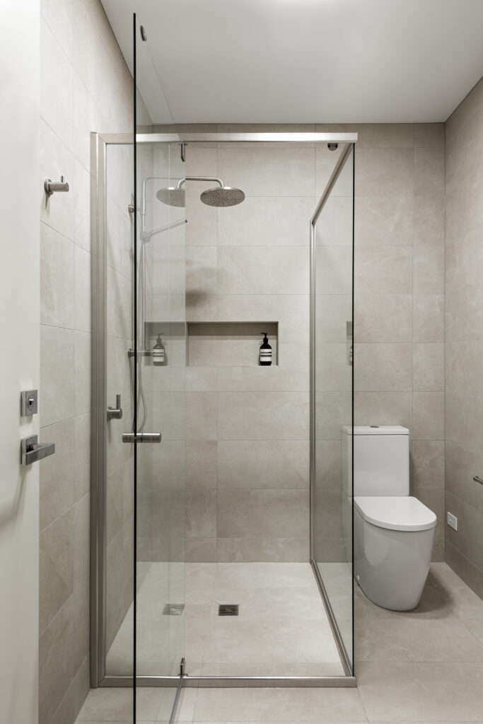 138 Roseberry Street AscotVale shower toilet