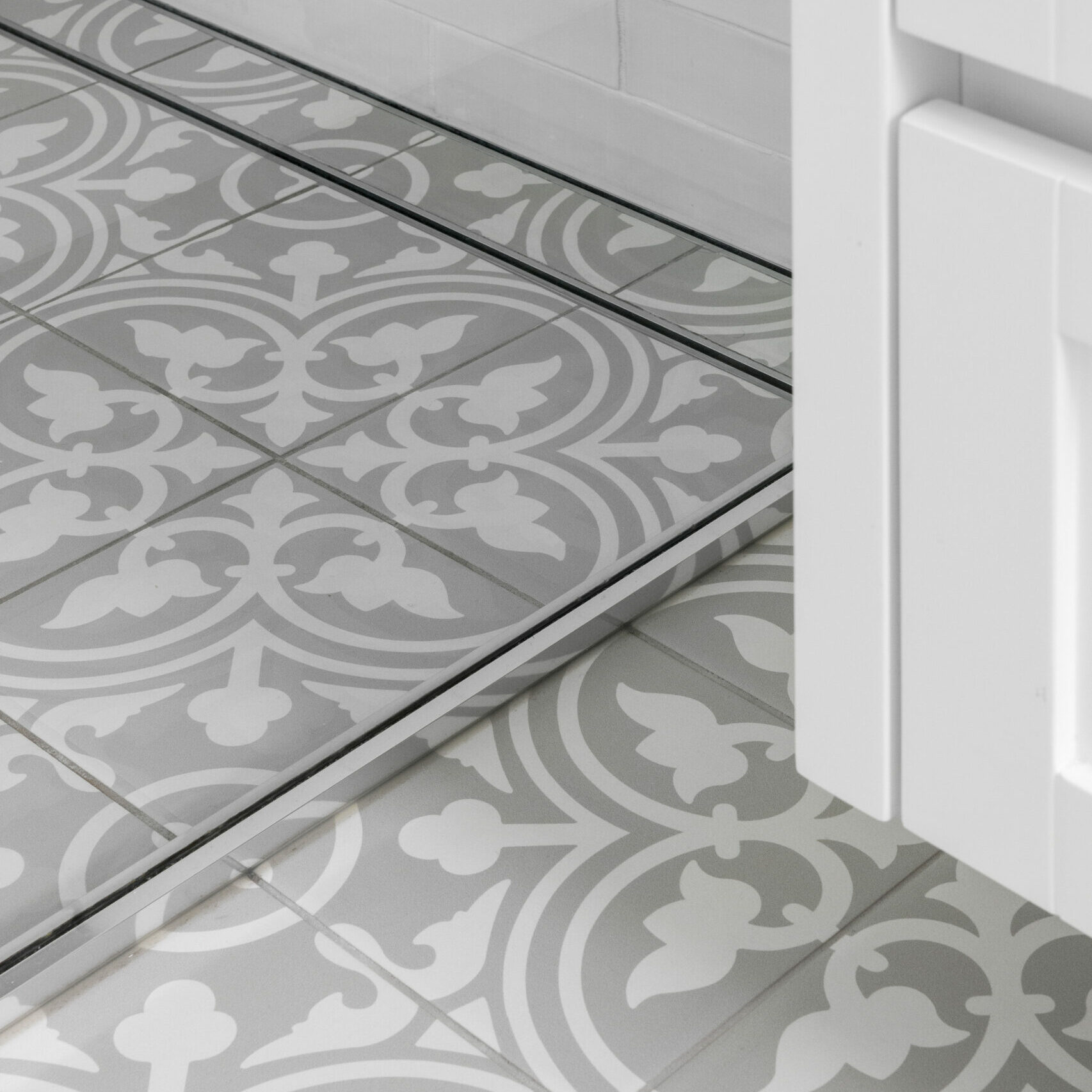 grey decorative floor tiles 14 Gardiner Street Berwick Bathroom close ups