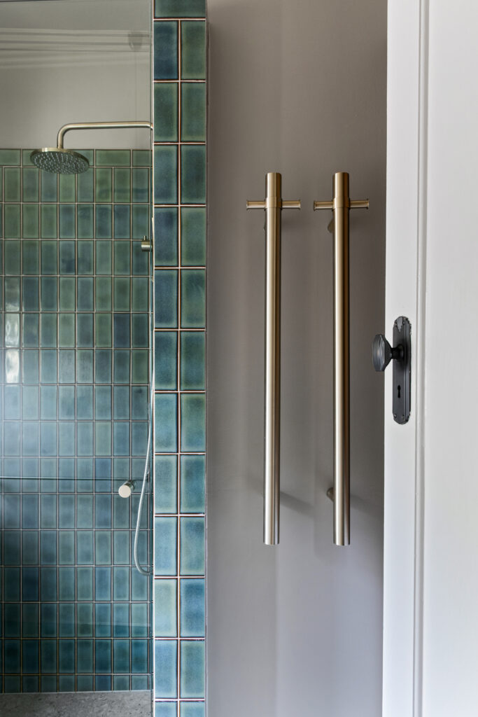 Mooltan Street Travencore, shower with aqua and blue tiles